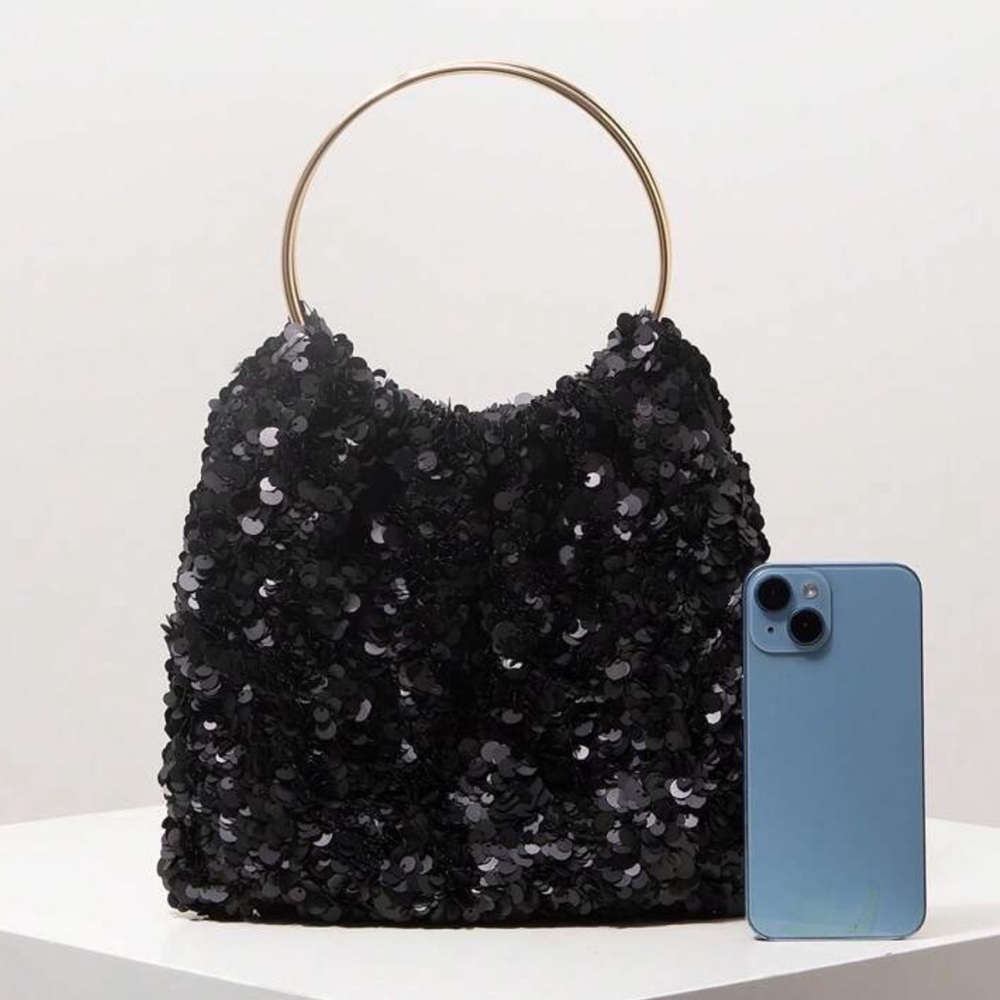 🎩 Black Sequin Bag 🎩 - Picture 2 of 7